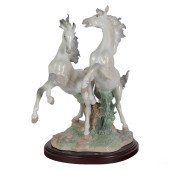 LLADRO PORCELAIN FREE AS THE W