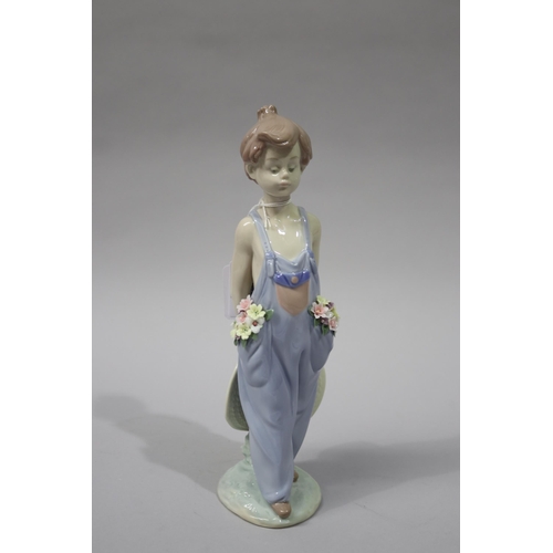 Lladro porcelain girl with Hat,