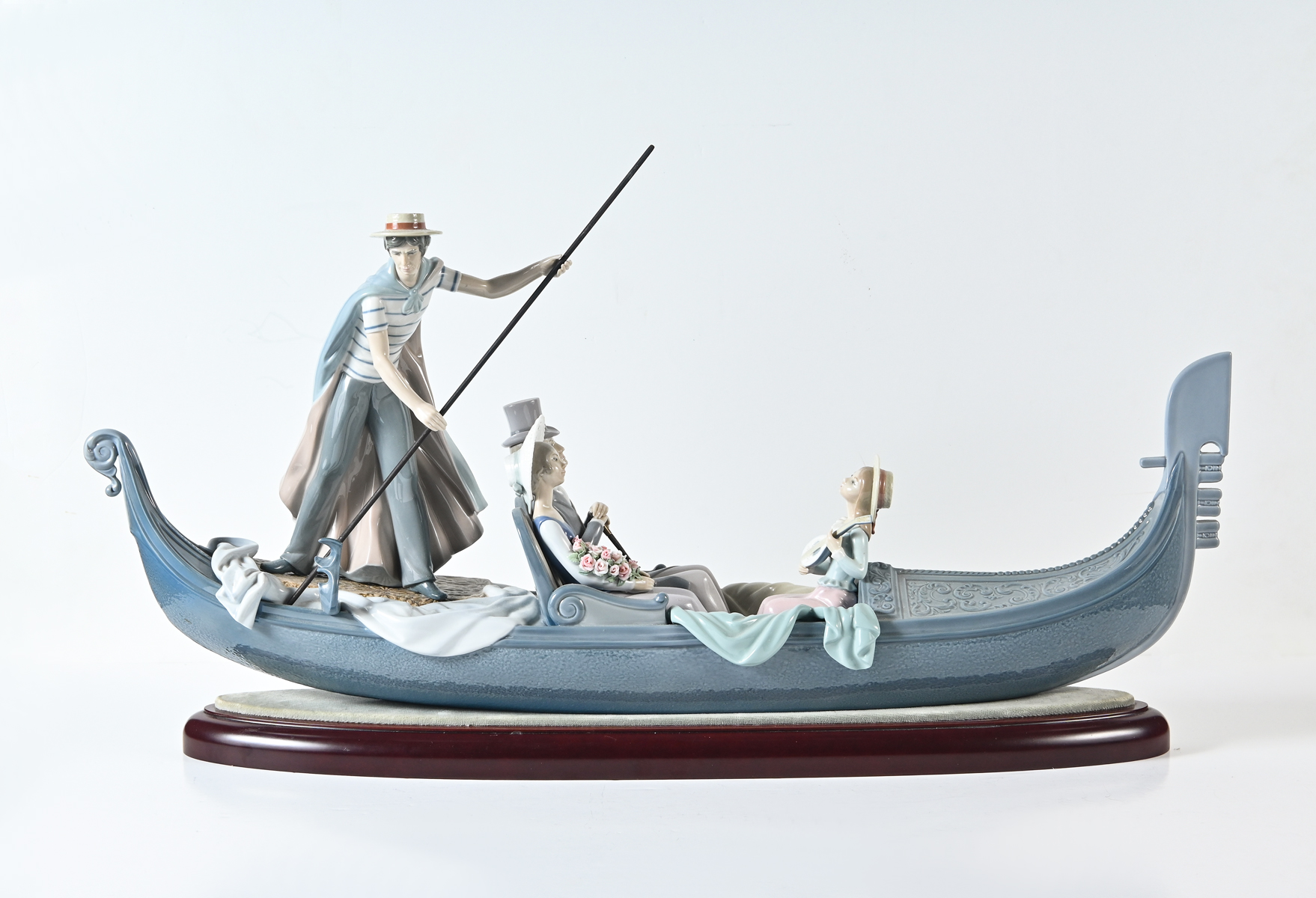LLADRO PORCELAIN GONDOLA: Glossy