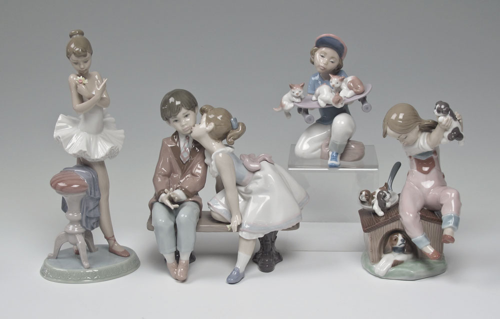 LLADRO PORCELAIN SOCIETY FIGURINES: