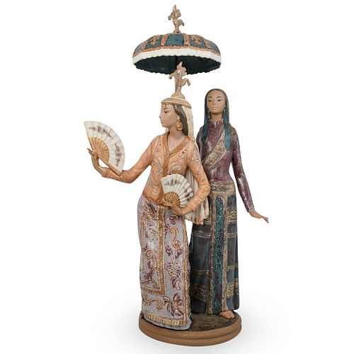 LLADRO RETIRED "FOLKLORE