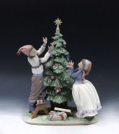 LLADRO ''TRIMMING THE TREE'' #