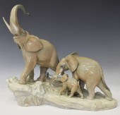 LLARDO ELEPHANTS WALKING PORCE