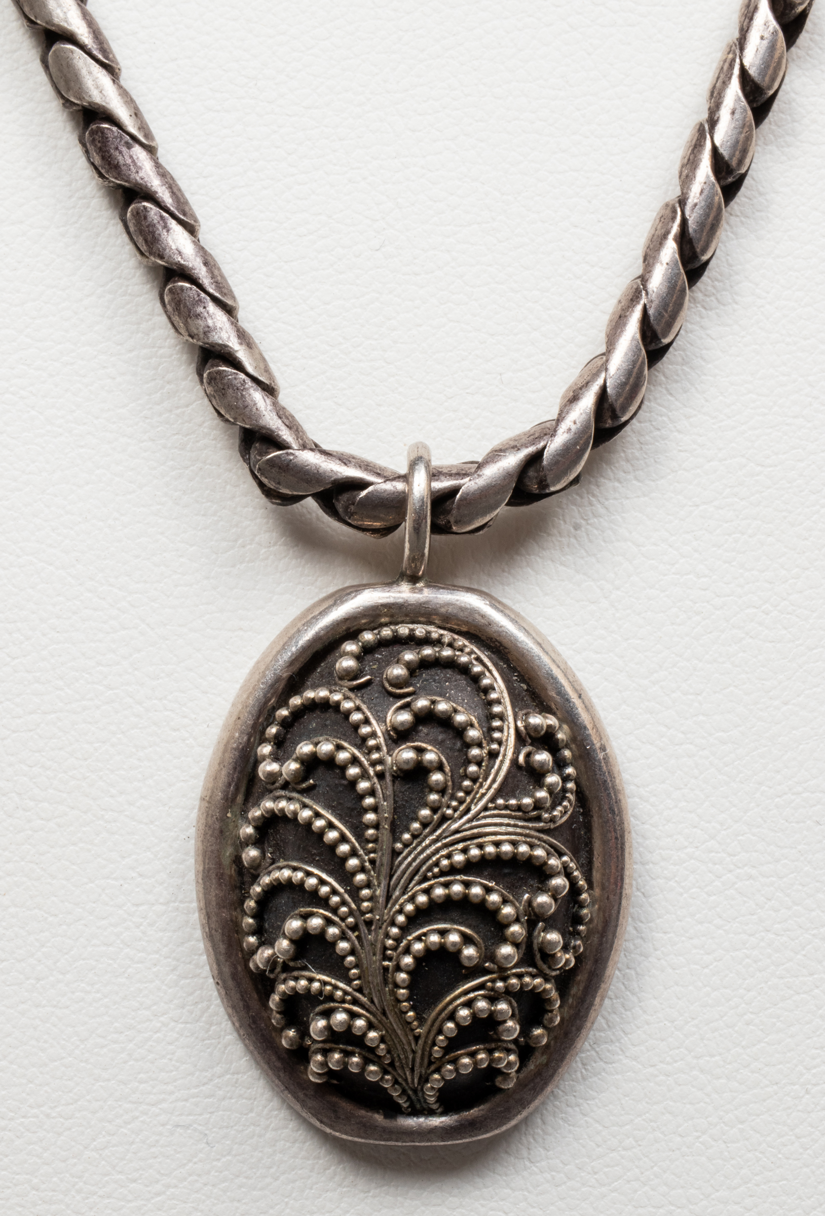 LOIS HILL SILVER ORNATE OVAL