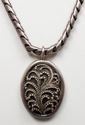LOIS HILL SILVER ORNATE OVAL P