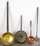 LONG HANDLED BRASS PAN, 19TH C