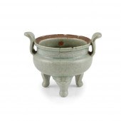 LONGQUAN CELADON-GLAZED TRIPOD