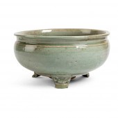 LONGQUAN CELADON-GLAZED TRIPOD