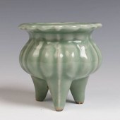 LONGQUAN CELADON TRIPOD CENSER