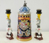 LOONEY TUNES TOTEM CANDLESTICK