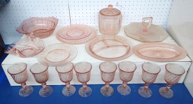 Lot 17 pcs. pink depression glass