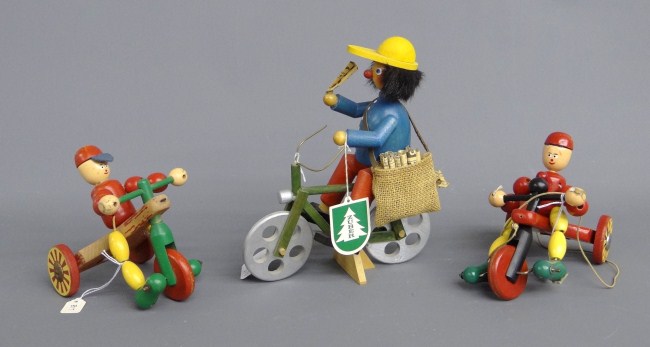 Lot 3 Swedish polychrome painted