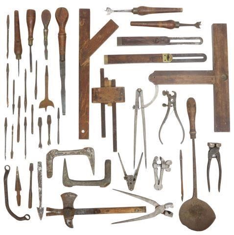 (LOT) ANTIQUE WOODWORKING TOOLS &