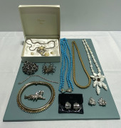 LOT ASSORTED VINTAGE JEWELRY I