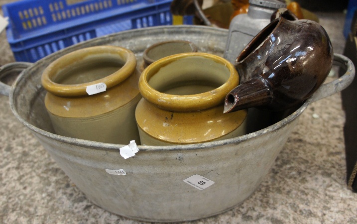 Lot comprising 2 Handled Tin