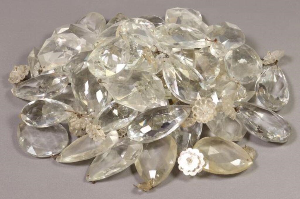 (LOT) CUT CRYSTAL CHANDELIER