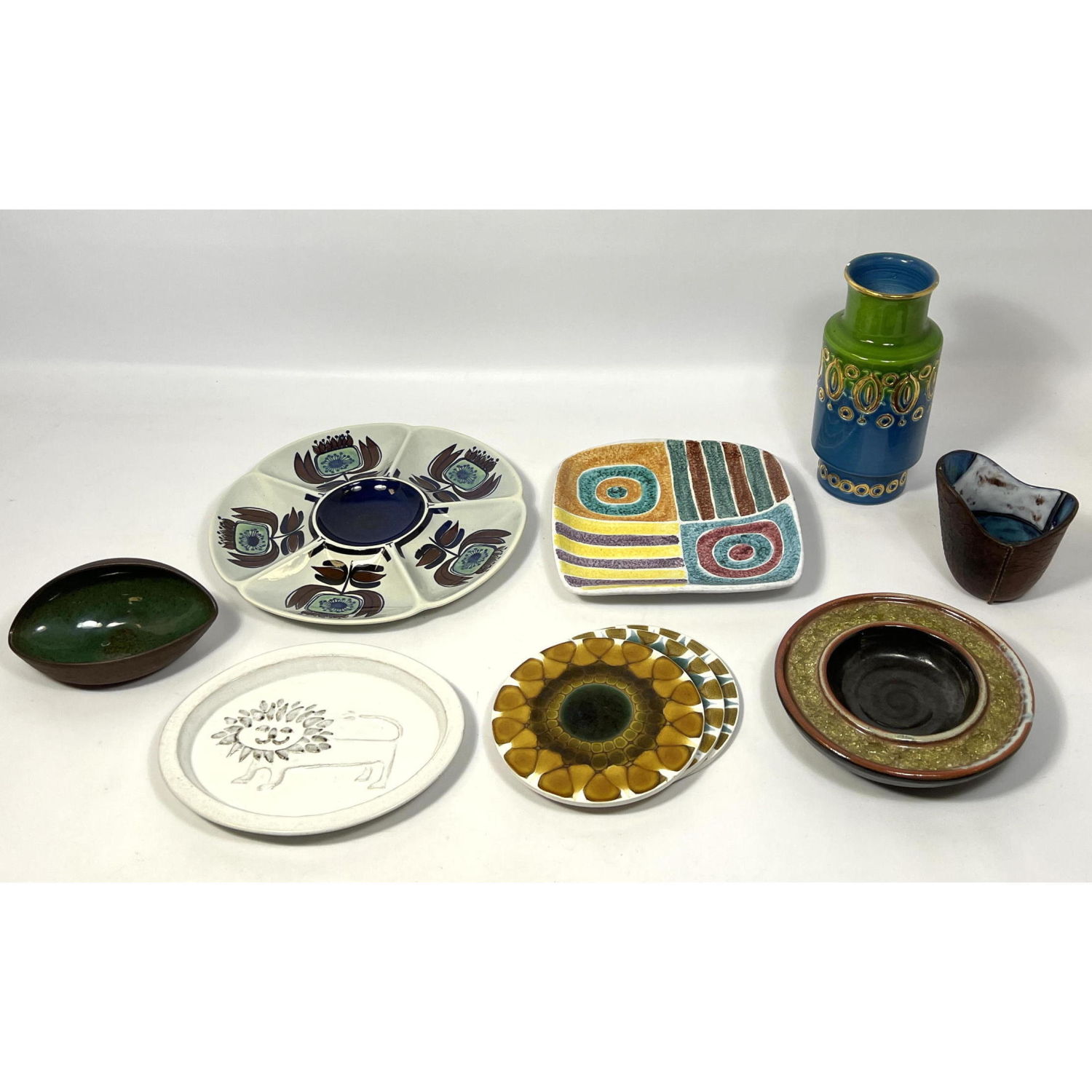 Lot Mid Century Modern Pottery Lot.