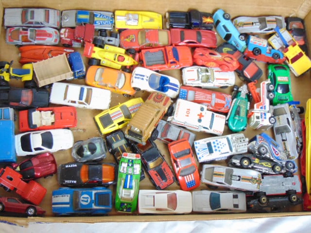 LOT MISC. TOY CARS, MATCHBOX, HOT