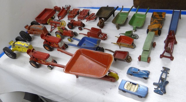 Lot misc. vintage toys including