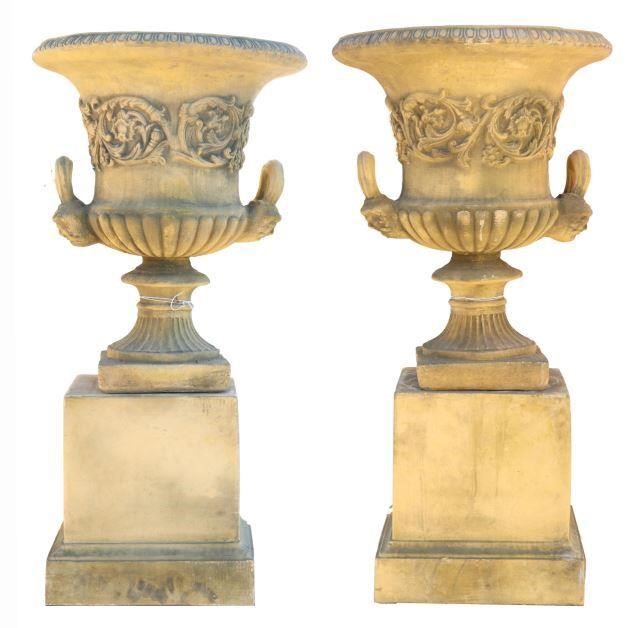(LOT) MONUMENTAL CAST STONE