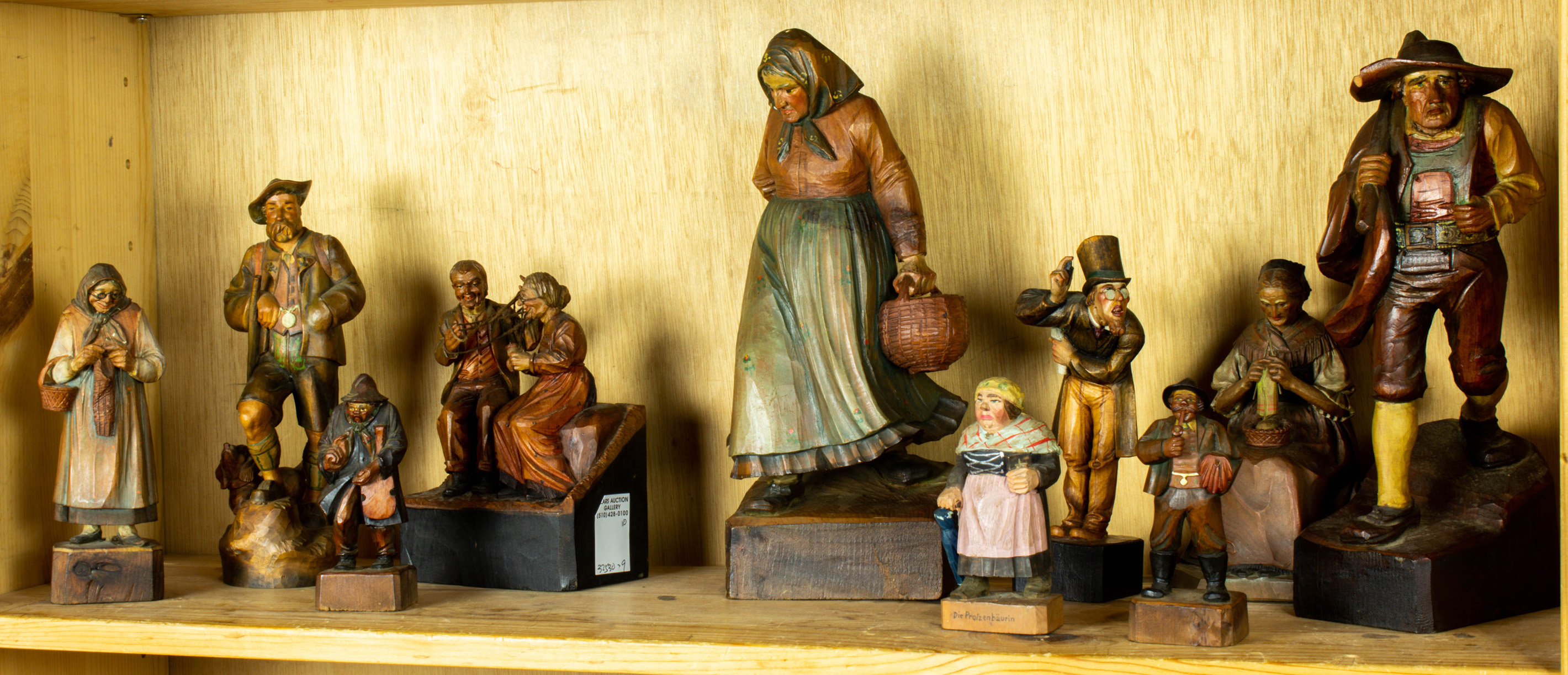 (LOT OF 10) CONTENENTAL CARVED WOOD