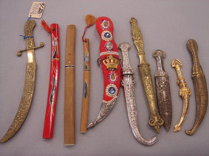 Lot of 10 vintage letter openers in