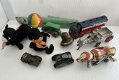LOT OF 10 VINTAGE TOYS TIN TAN