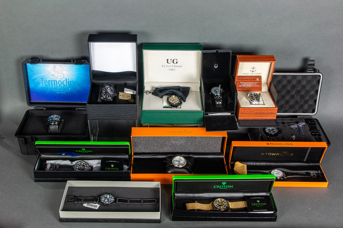 (LOT OF 11) CASED WATCH GROUP