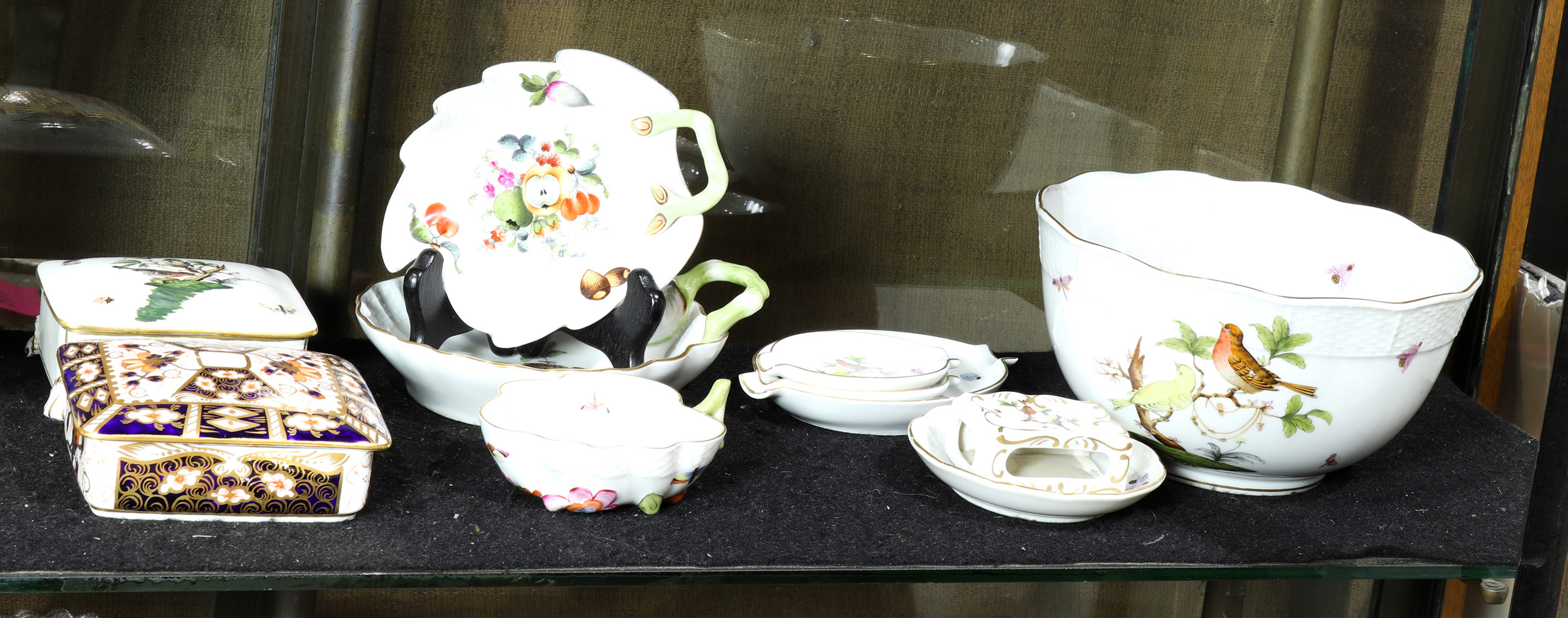 (LOT OF 11) TEN HEREND CHINA ITEMS: