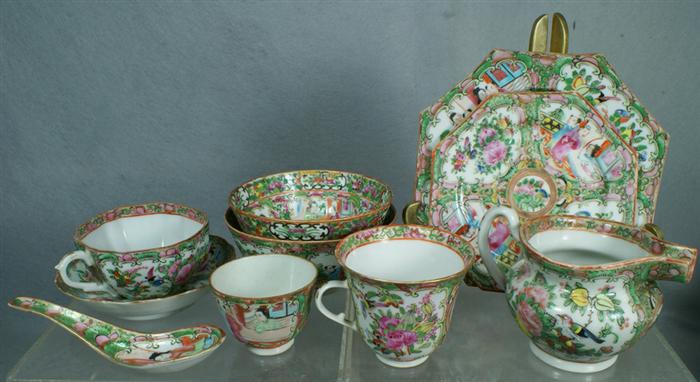 Lot of 12 assorted pieces of Rose