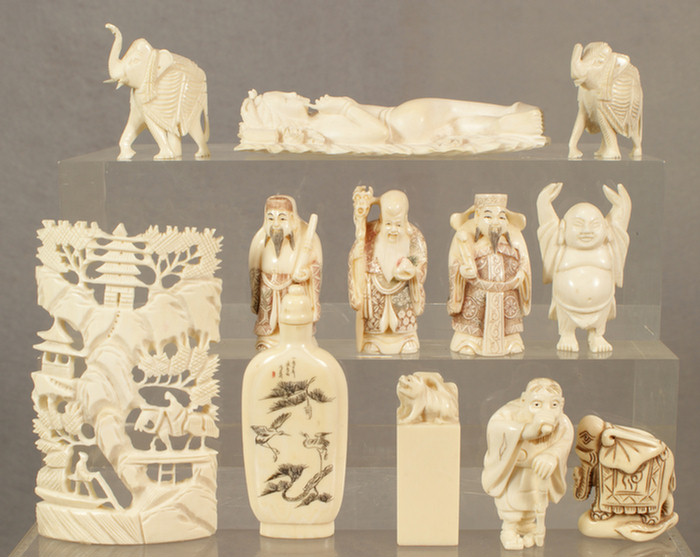 Lot of 12 pieces of carved ivory to