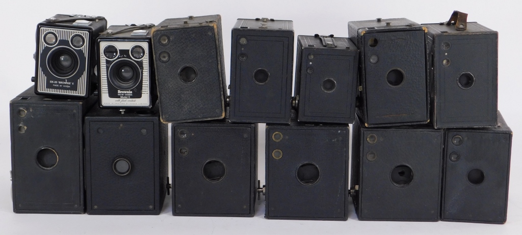 LOT OF 13 KODAK BROWNIE BOX CAMERAS
