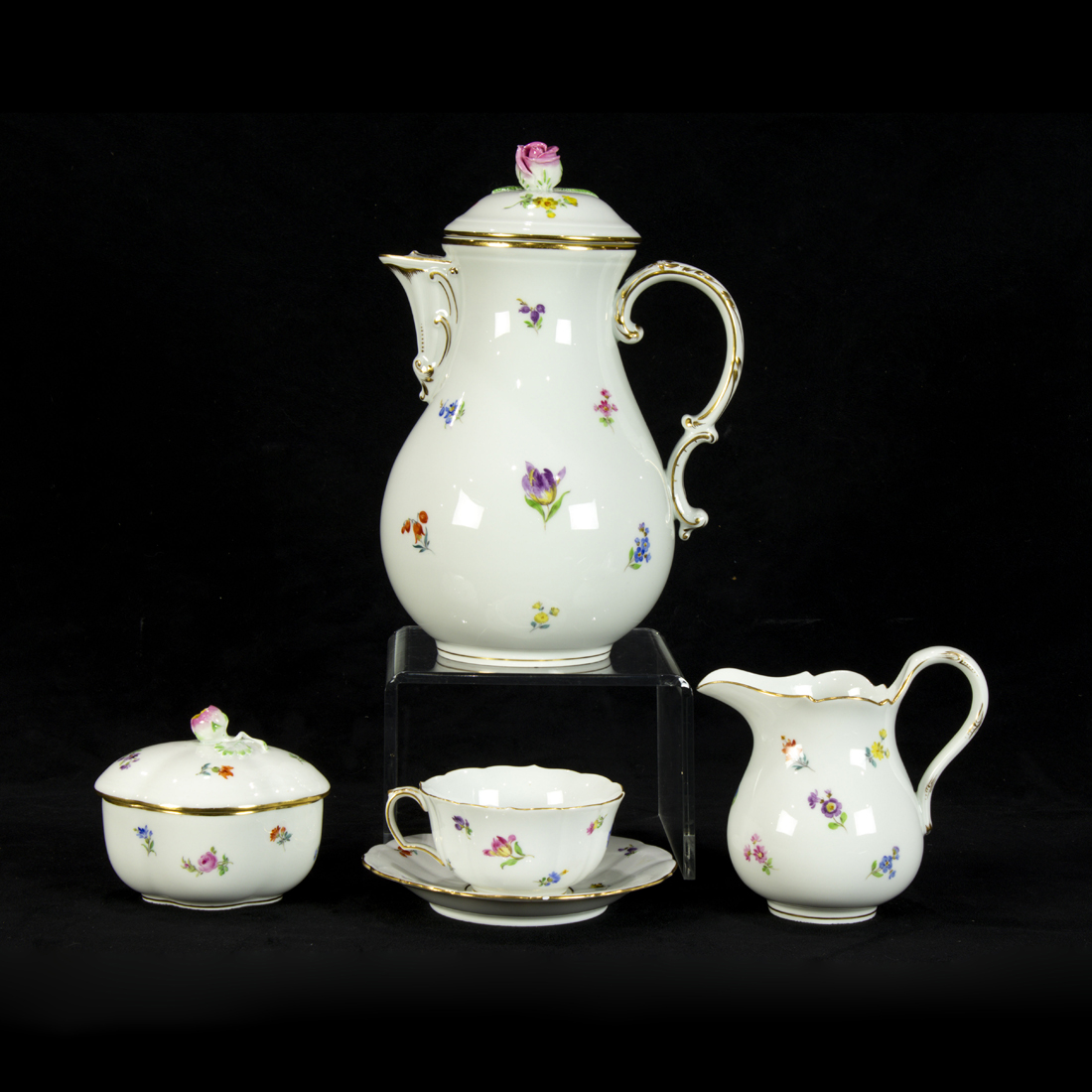 (LOT OF 15) A MEISSEN PORCELAIN