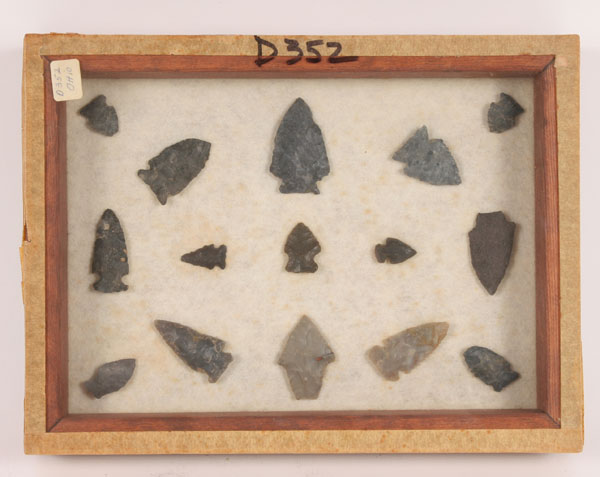 Lot of 15 arrowheads from