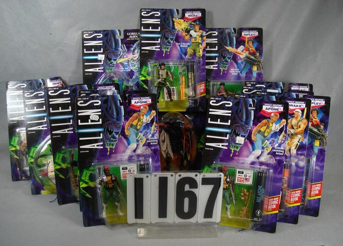 Lot of 16 Aliens action figures,