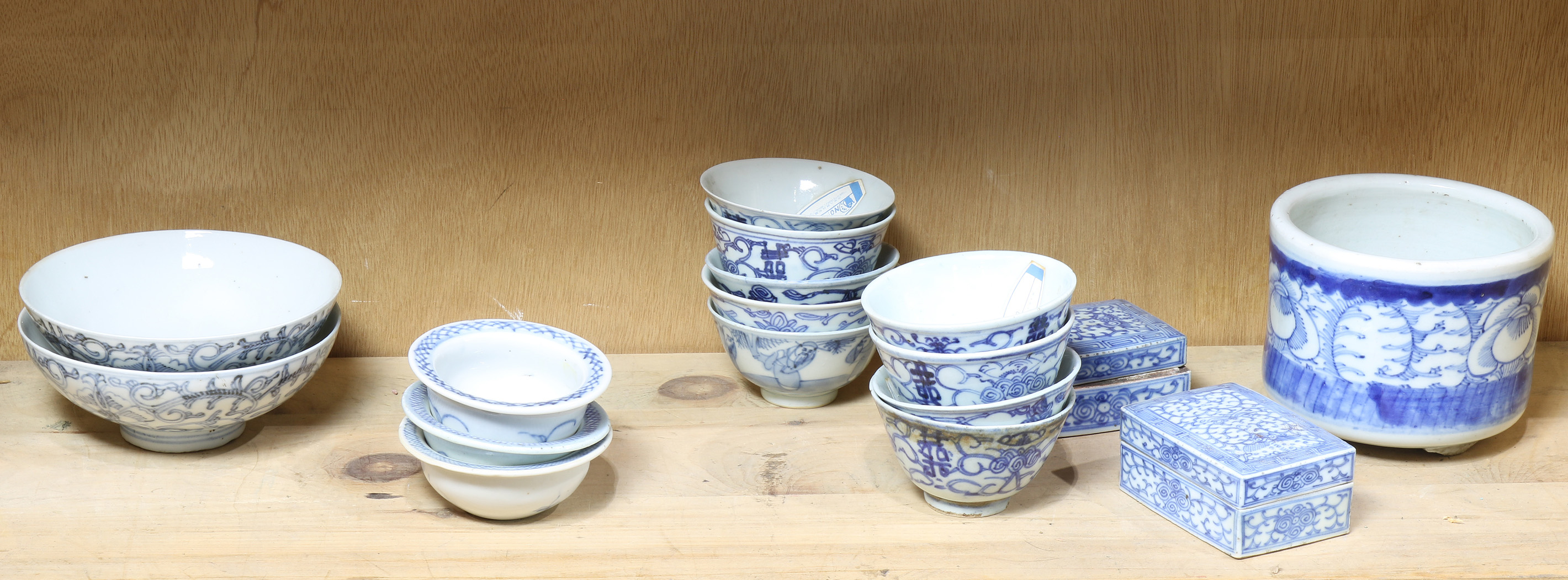 (LOT OF 17) CHINESE BLUE AND