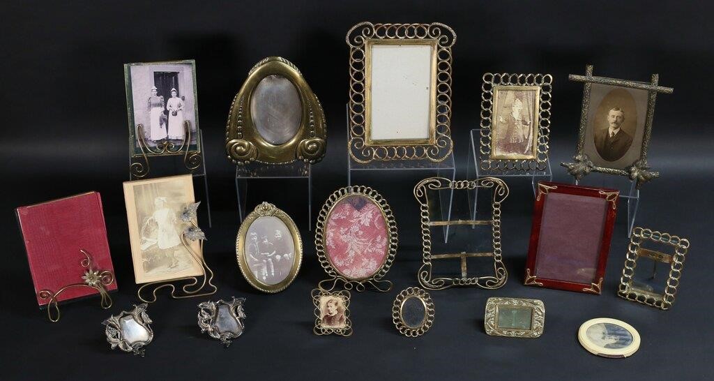 LOT OF 17 VINTAGE FRAMESLot of 17