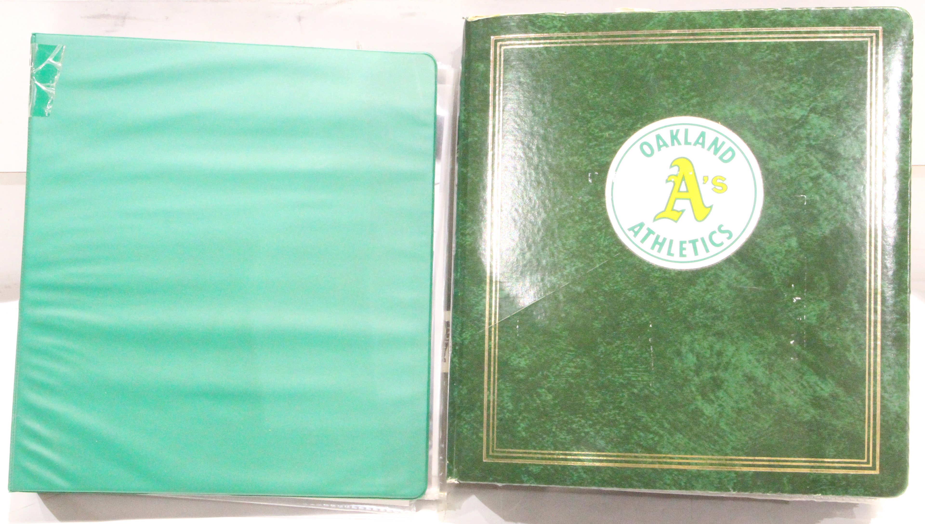 (LOT OF 2 BINDERS)  BASEBALL