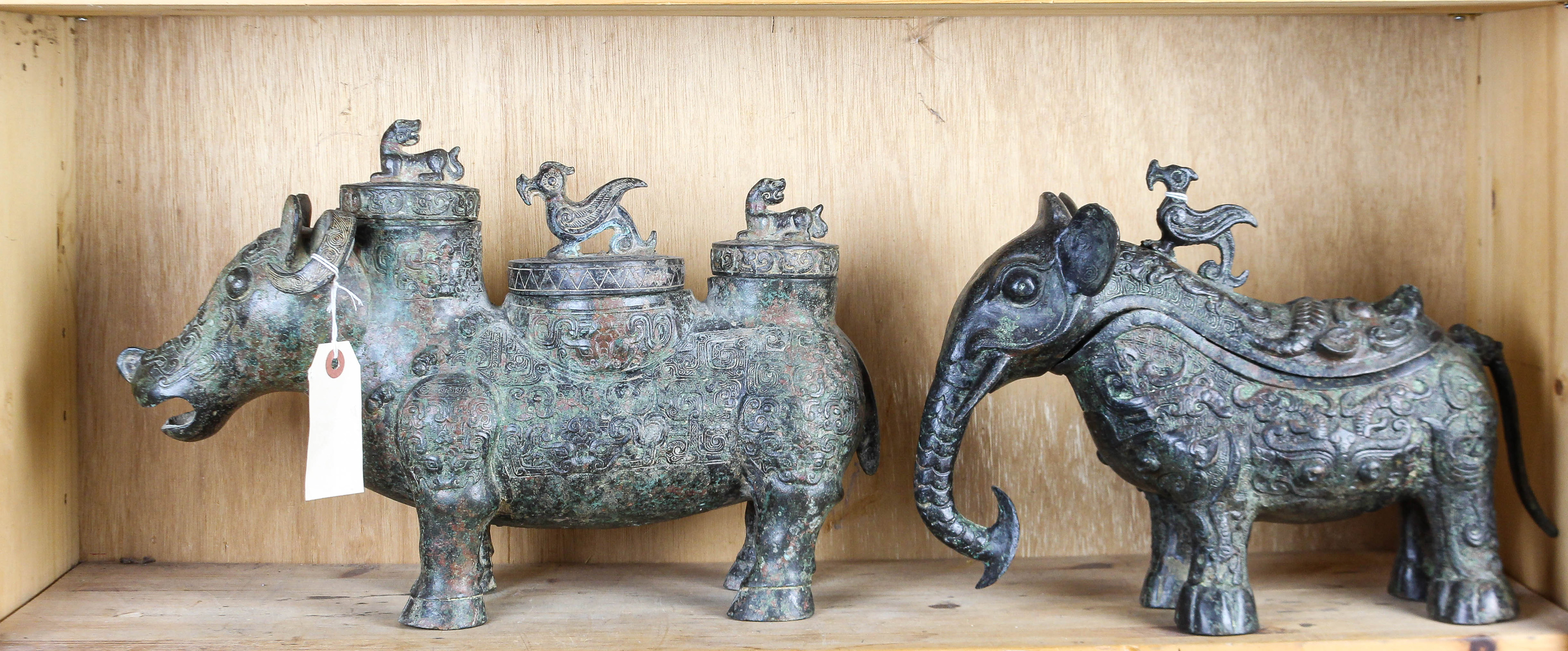 (LOT OF 2) CHINESE ARCHAISTIC