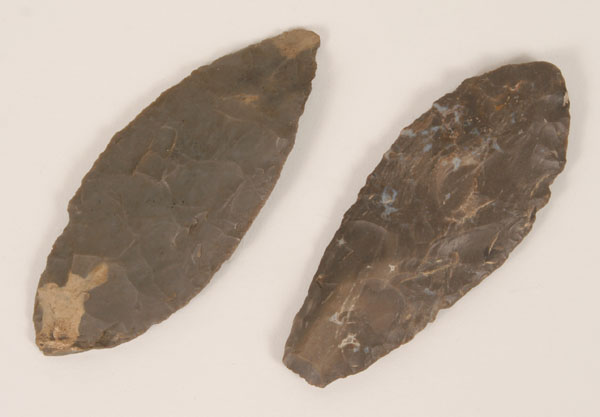Lot of 2 grey flint Knives; KY?