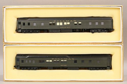 LOT OF 2 HEAVYWEIGHT PULLMAN