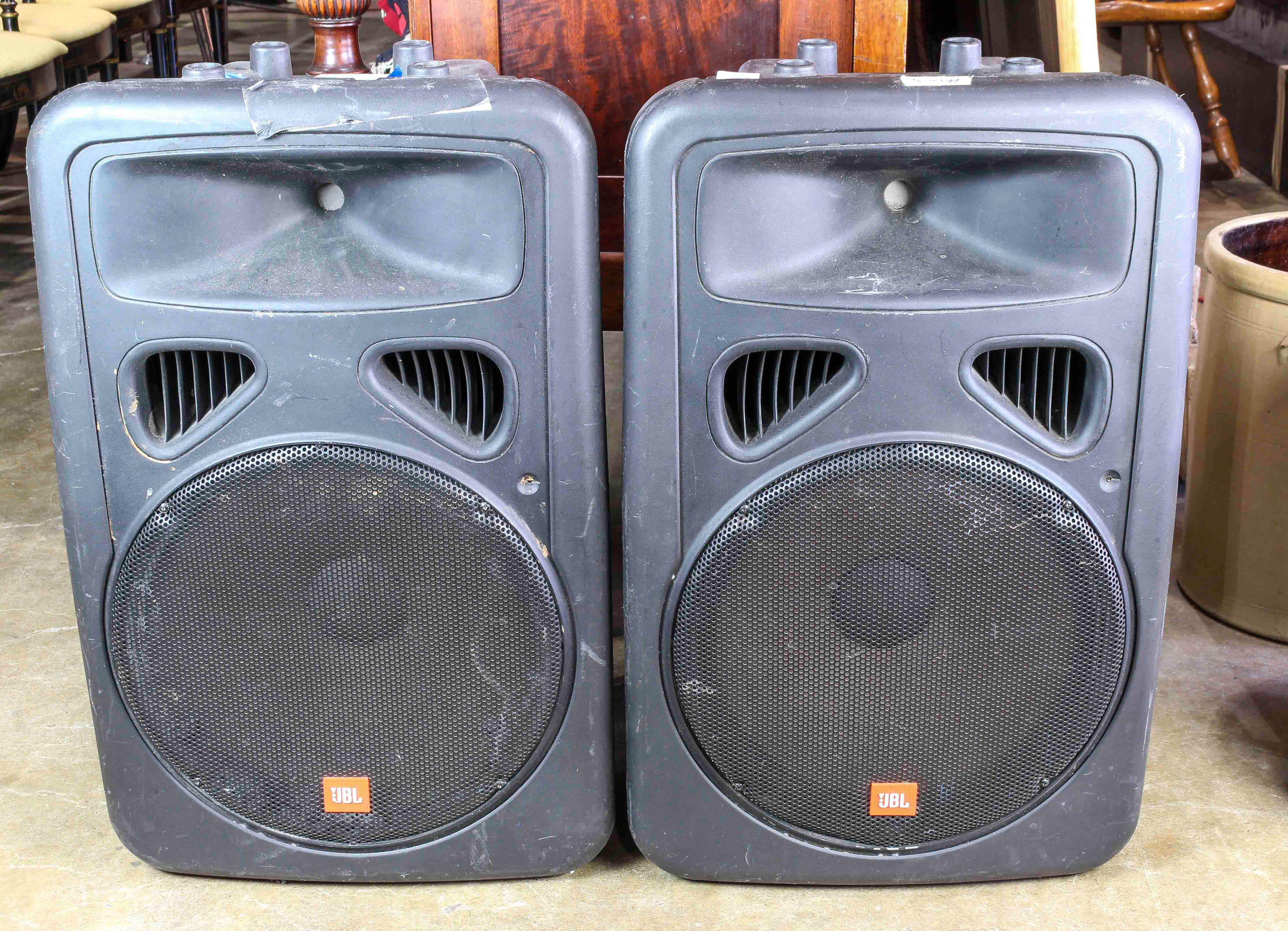 (LOT OF 2) JBL SPEAKERS (lot of