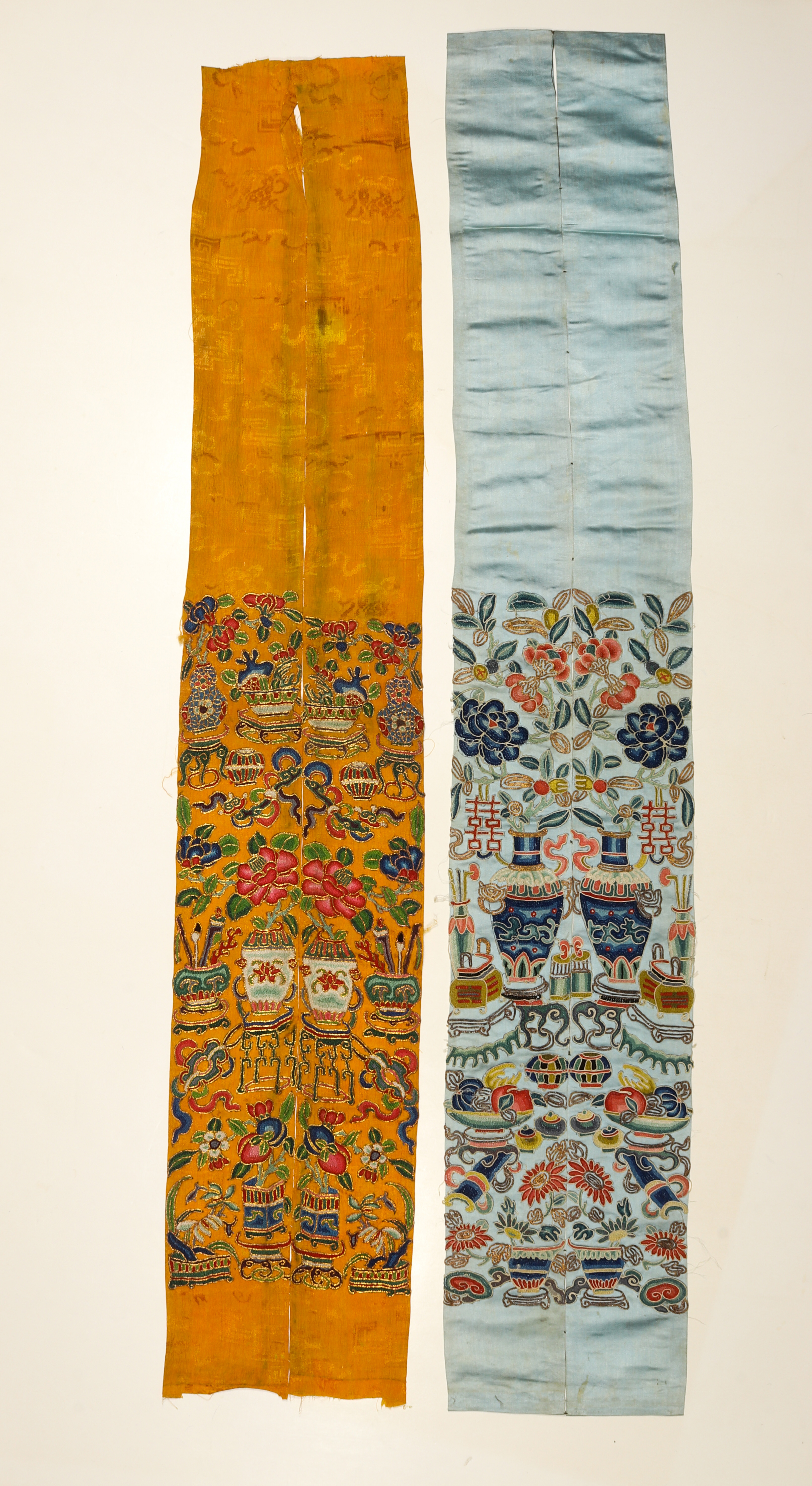 (LOT OF 2) PAIRS OF CHINESE