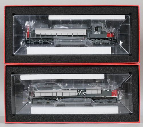 LOT OF 2 PROTOTYPICAL TRAIN