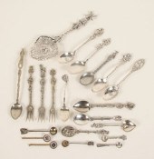 Lot of 21 figural and decorati