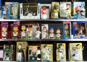 (LOT OF 23) BOBBLE HEAD GROUP