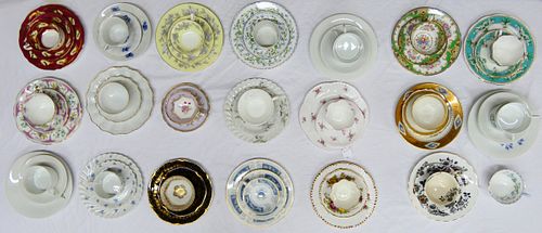 LOT OF 23 TEACUPS SAUCERS AND