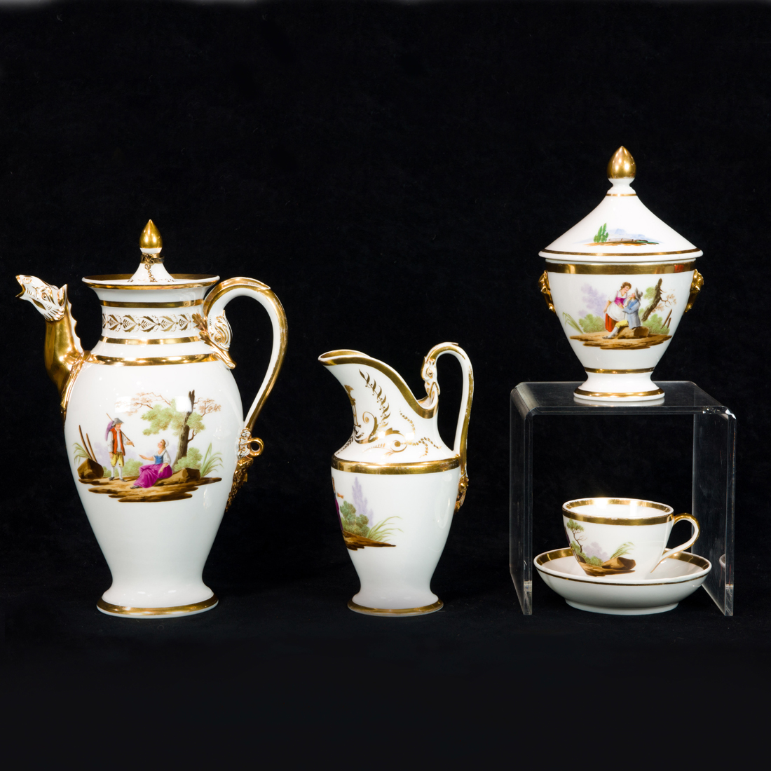 (LOT OF 24) A CONTINENTAL PORCELAIN