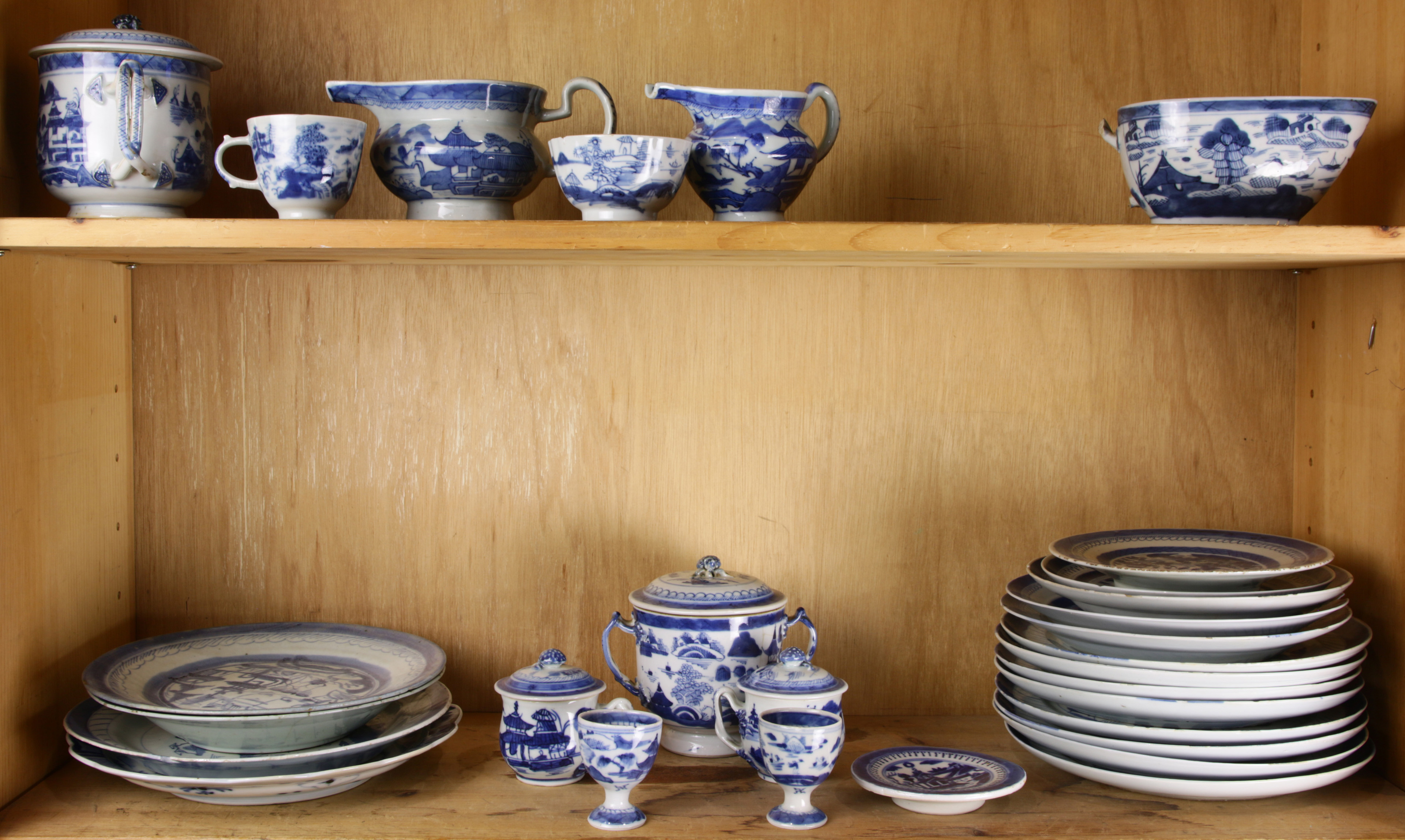 (LOT OF 27) CHINESE CANTON BLUE AND