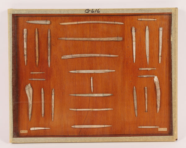 Lot of 28 bone pins from the Desoto